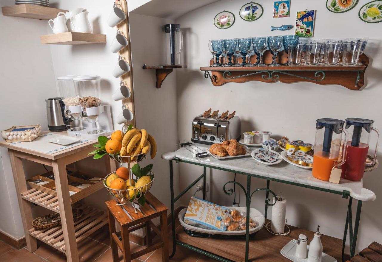 La Casa Degli Angeli Bed & Breakfast Salerno Bagian luar foto