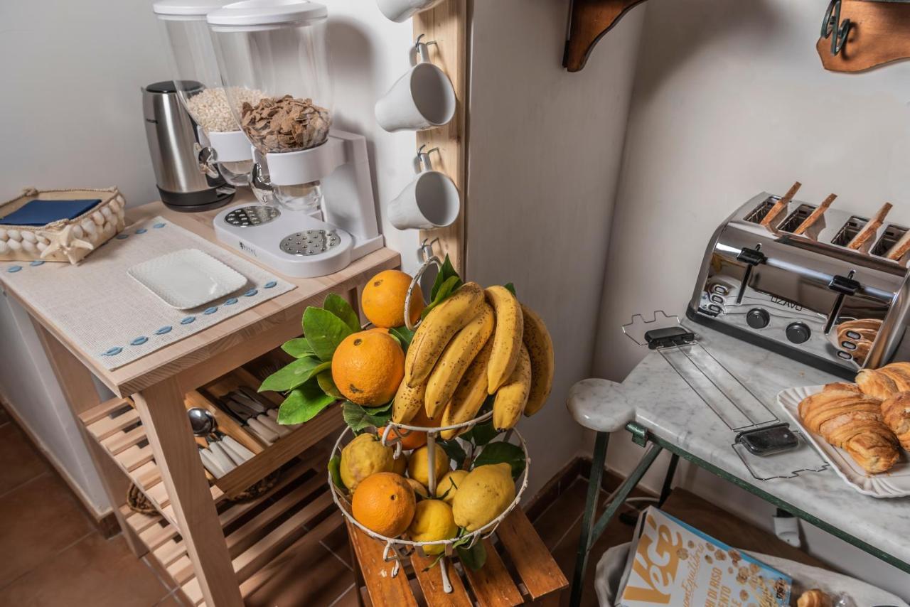 La Casa Degli Angeli Bed & Breakfast Salerno Bagian luar foto